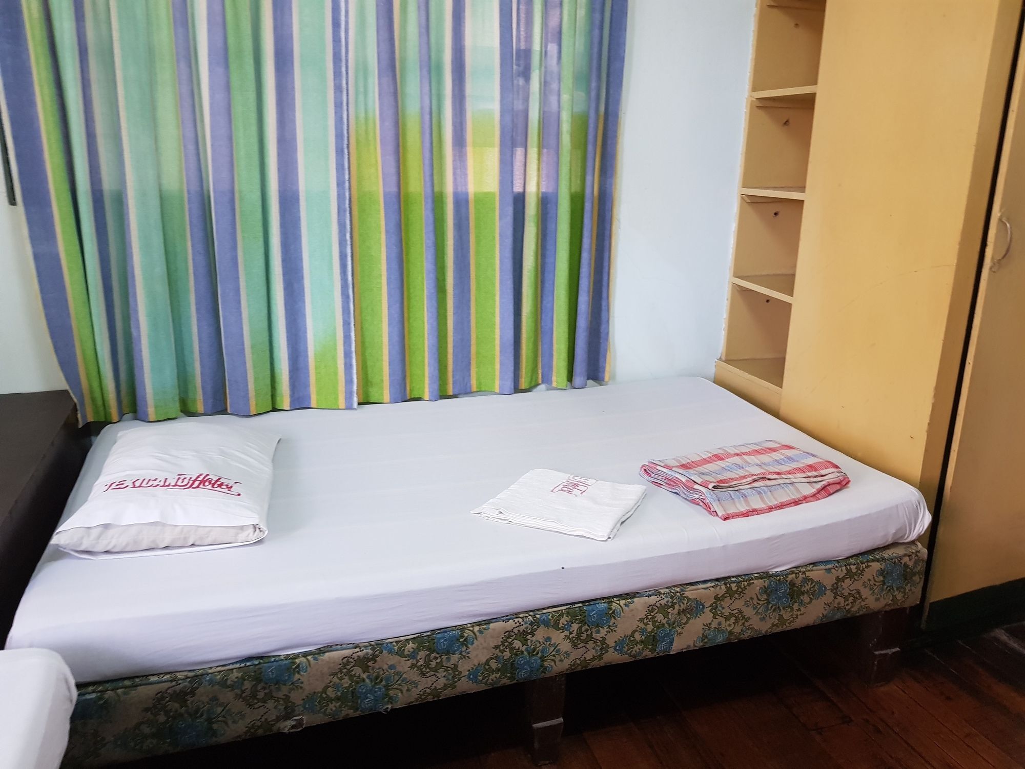 Texicano Hotel Main Laoag Eksteriør billede